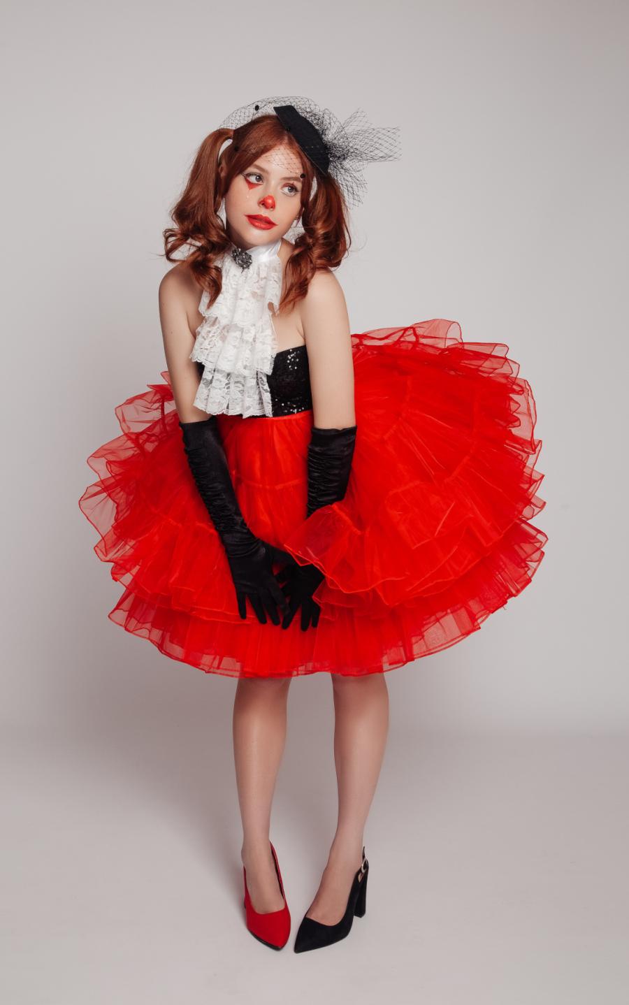 Жіночий костюм клоунеси на Хелловін - коротка пишна сукня та комір-жабо