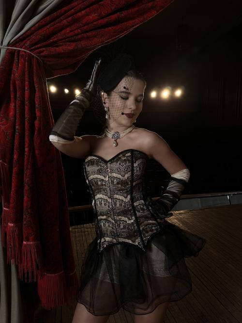 Gilded Noir Vixen - фото 4