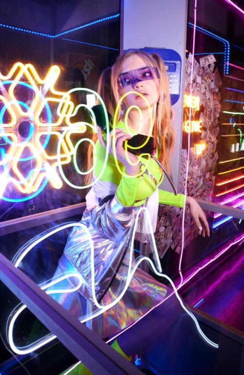 Neon Glitch Rebel - фото 4